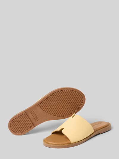 Productfoto, Pantoletten uit echt leer van Tamaris, in metallic look, open afgeronde punt van de schoen, blokhak, met siersteentjes, comfortmodel/open, gestructureerde zool