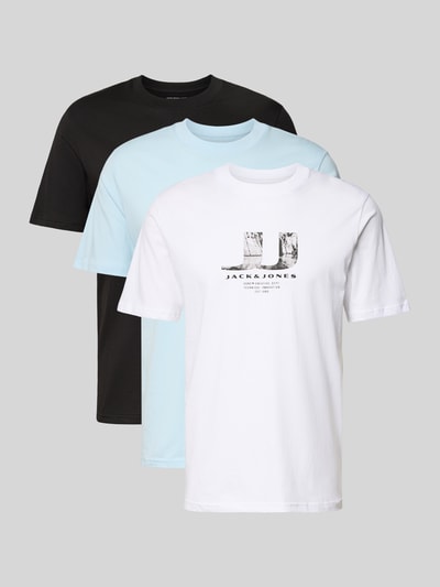 Produktfoto, T-Shirt im 3er-Pack mit Statement-Print Modell 'DUST' von Jack & Jones aus reiner Baumwolle, gerade geschnitten, Farben Schwarz, Hellblau und Weiß, mit Logo-Print und Rundhalsausschnitt, Rückenlänge bei Größe M 69 cm.