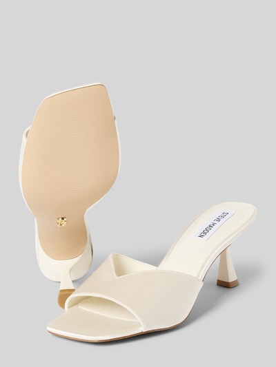 Produktfoto, Pantolette mit Trichterabsatz Modell 'Ivie' od Steve Madden, błyszczący wygląd, otwarta pięta, gładka podeszwa, wysokość obcasa 7 cm w rozmiarze 40