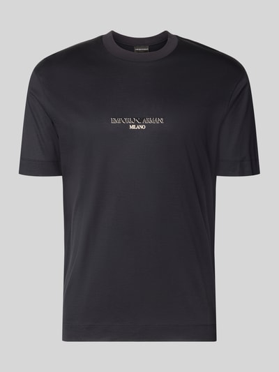 Produktfoto, T-Shirt mit Label-Print von Emporio Armani in Schwarz mit weißem Logo, gerader Schnitt, Rundhalsausschnitt, Lyocell-Baumwoll-Mix