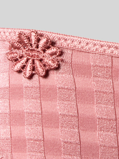 Produktfoto, Slim Fit Briefs mit floralem Besatz Modell 'Avero' von Marie Jo, Elastischer-Material-Mix mit Baumwoll-Anteil, rosa, feine Struktur, kariertes Muster, floraler Besatz.