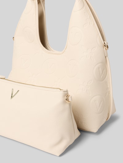 Produktfoto, Handtasche in Leder-Optik Modell 'Samba' von VALENTINO BAGS mit Logo-Prägung, Reißverschluss, Tragehenkel, Schulterriemen, cremefarben, Hauptfach, Breite 35 cm, Länge 38 cm, Tiefe 15 cm, Länge Schulterriemen 20 cm