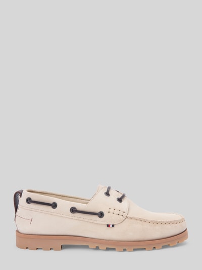 Produktfoto, Loafer aus echtem Leder von Tommy Hilfiger in heller Lederoptik mit Schnürung, Logo-Patch und Logo-Prägung, glatte Textur