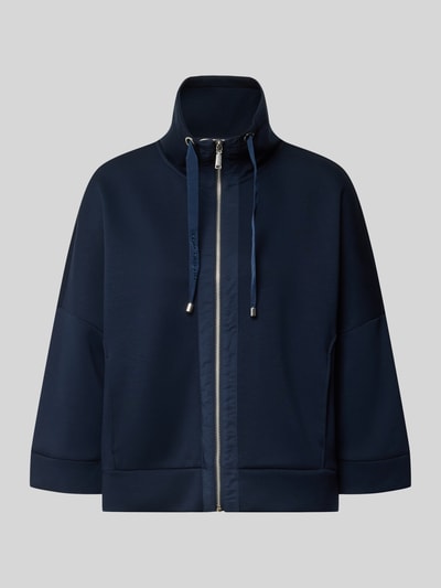 Produktfoto, Regular Fit Sweatjacke mit Viskose-Anteil von Tom Tailor, granatowy, jednolity kolor, stójka, zamek, krój regular fit, 3/4 rękaw, kieszenie boczne, dzianina scuba, label print