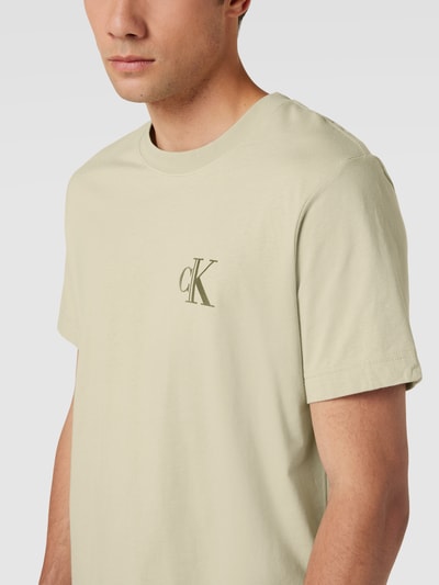 Calvin Klein Jeans T-shirt z detalami z logo model ‘HIGH SHINE’ Trzcinowy 3