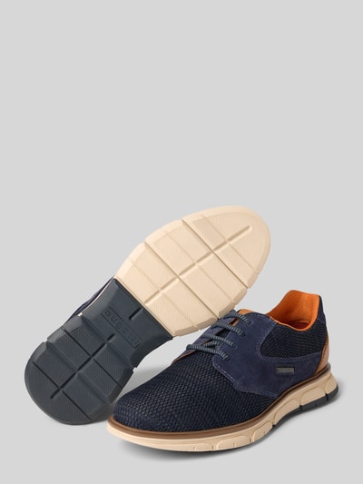 Produktfoto, Schnürschuhe aus Leder-Mix Modell 'Don' von bugatti in Blau und Cognac mit Logo-Detail, abgerundete Passform, strukturierte Oberfläche, Absatzhöhe 4 cm, Schafthöhe 7 cm, Schaftweite 7 cm, Herrenschuh
