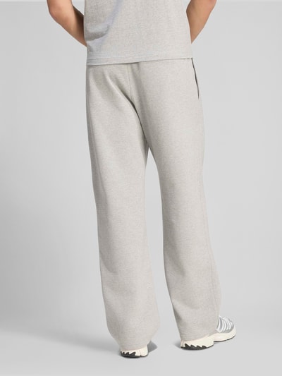 adidas Originals Loose Fit Sweathose aus Baumwoll-Mix Mittelgrau Melange 5