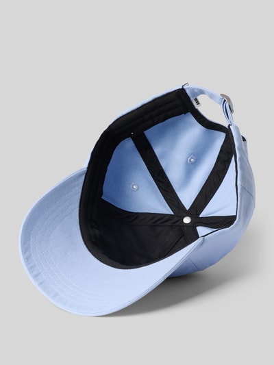 Produktfoto, Basecap aus reiner Bio-Baumwolle Modell 'YENAAS BOLD' von Armedangels, Optik: Unifarben, Logo-Stitching, Luftlöcher, verstärkter Schirm, verstellbarer Riegel, Material: Baumwolle