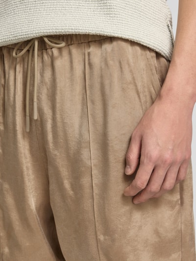 HUGO Regular Fit Shorts mit fixierten Bügelfalten Modell 'Ravis' Hellbraun 3