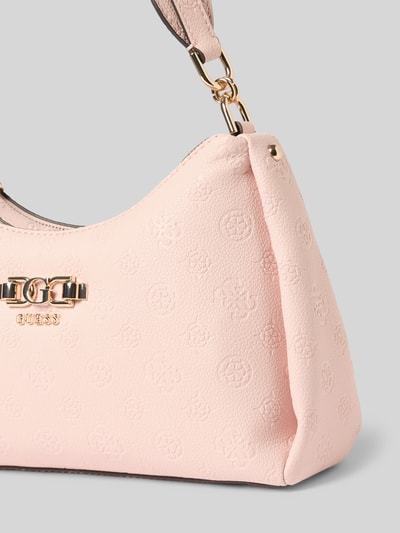 Productfoto, Shoulder Bag in leerlook met logodetail model 'Anise' van guess, hoofdvak met ritssluiting, schouderband, breedte 30 cm, lengte 19 cm, diepte 8 cm, bandlengte 52 cm, lichtroze structuur met goudkleurig detail