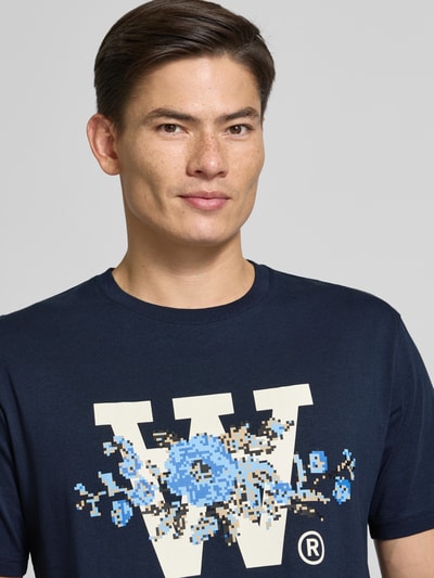 Wood Wood T-shirt met motief- en logoprint, model 'Ace' Donkerblauw - 3