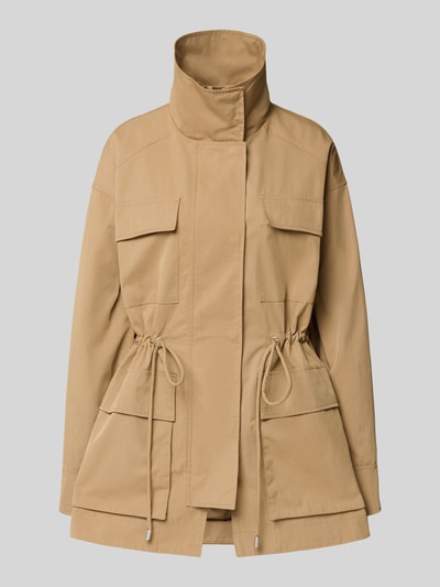 Produktfoto, Jacke mit Stehkragen und Pattentaschen von Jake*s Casual w kolorze beżowym, bawełniany miks, klapy, taliowany krój, regulowana szerokość.