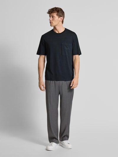ARMANI EXCHANGE T-shirt o kroju relaxed fit z czystej bawełny z kieszenią na piersi Granatowy 1