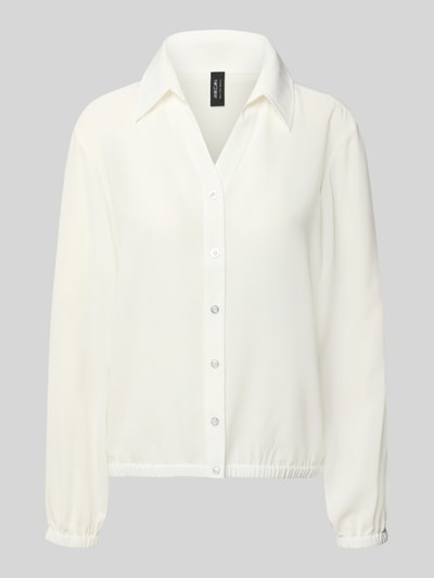 Produktfoto, Regular Fit Bluse mit V-Ausschnitt von Marc Cain, krój regular fit, kołnierzyk koszulowy, dekolt w serek, listwa guzikowa, długość tyłu w rozmiarze 36: 57 cm, długość rękawów w rozmiarze 36: 60 cm, kolor biały, gładka tekstura