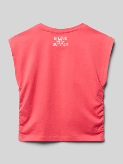 Produktfoto, V-Shape T-Shirt aus reiner Baumwolle von s.Oliver RED LABEL in Unifarbe Koralle mit Statement Print, Raffung und Jersey-Textur