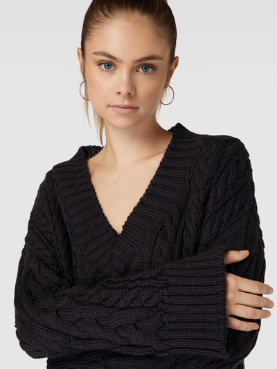 EDITED Strickpullover mit Zopfmuster und V-Ausschnitt Modell 'Alizee' Black 3