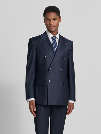 Männermodel trägt Regular Fit Anzugjacke aus scheerwolmix van Roy Robson in donkerblauw met klepzakken, dubbele knoopsluiting, reverskraag, bandwijdte 46 cm, ruglengte 80 cm, schouderbreedte 40 cm, mouwlengte 66 cm, binnenbeenlengte 83 cm, ganzkörperansicht van voren