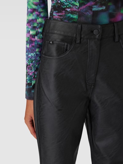 Calvin Klein Jeans Spodnie z imitacji skóry Czarny 3