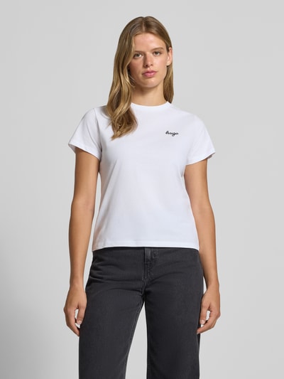 Vrouwenmodel draagt wit Regular Fit T-shirt uit zuivere katoen model 'Damatee_B' van HUGO, Dames t-shirt van HUGO Blue, volledige vooraanzicht