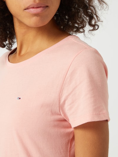 Tommy Jeans T-Shirt mit Logo-Aufnäher Rosa 3