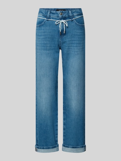 Produktfoto, Straight Fit Jeans mit fixierten Beinabschlüssen von Marc Cain, niebieski kolor, mieszanka bawełny elastycznej, wpuszczane i tylne kieszenie, zapięcie na guzik i zamek błyskawiczny, szerokość w rozmiarze 36: 39 cm, długość wewnętrzna nogawki w rozmiarze 36: 71 cm