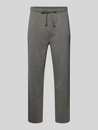 Produktfoto, Sweatpants mit elastischem Bund und Logo von GAP in Grau, Baumwoll-Mix, Regular Fit, Logo links, glatte Textur, frontal.