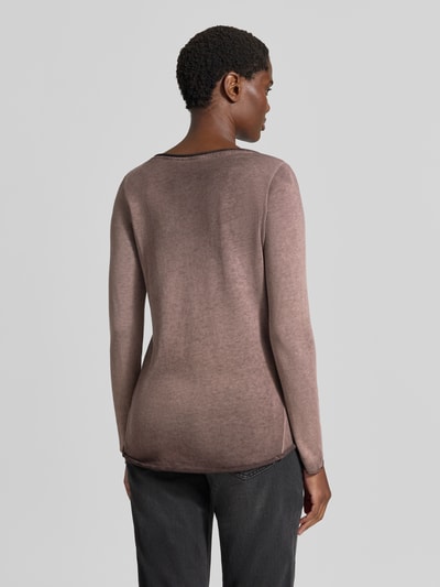 Vrouwenmodel draagt Regular Fit Langarmshirt aus Baumwoll-Mix van Smith and Soul, bruin, katoenmix, rugaanzicht, damesmode.