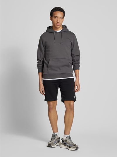 Alpha Industries Sweatshorts mit elastischem Bund und Tunnelzug Black 1