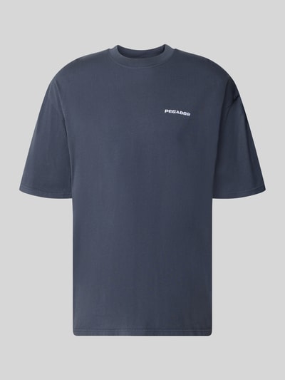 Produktfoto, Oversized T-Shirt mit Logo-Stitching von Pegador aus reiner Baumwolle in Dunkelblau, Rundhalsausschnitt, glatte Textur