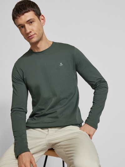 Marc O'Polo Longsleeve aus Baumwolle mit Label-Print Oliv 3