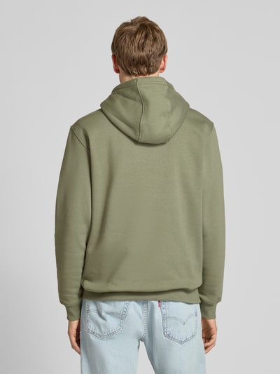 Tommy Jeans Regular Fit Hoodie aus Baumwoll-Mix Oliv 5