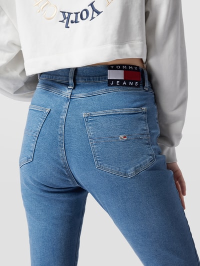 Tommy Jeans Jeansy z naszywką z logo model ‘Sylvia’ Jeansowy niebieski 3