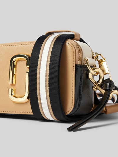 Marc Jacobs Crossbody Bag mit Label-Detail Camel 3