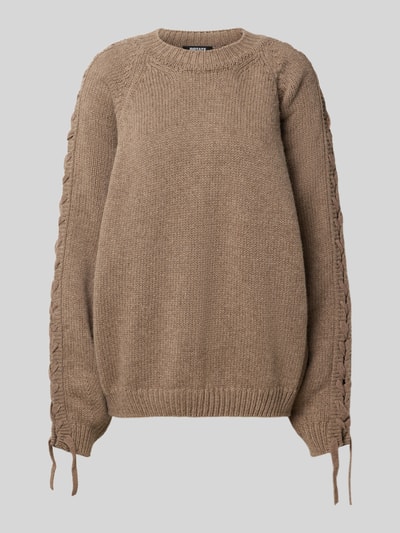 Produktfoto, Oversized Sweatshirt aus Woll-Mix von ROTATE in Beige mit Strick-Optik, Flecht-Detail, Rundhalsausschnitt, Rückenlänge 65 cm bei Größe S.