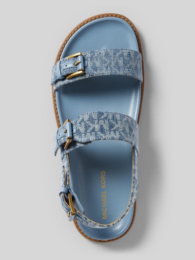 Produktfoto, blaue Damen Sandalette mit Logo-Muster, Modell 'NIA' von MICHAEL Michael Kors, abgerundete Spitze, 2 cm Absatz, Riemen mit Dornschließe