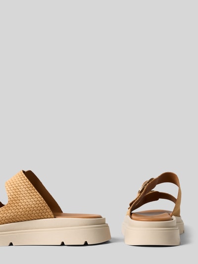 Produktfoto, Wedges aus echtem Leder von Tamaris, Optik: Unifarben, Schuhspitze: abgerundet, offen, Absatzform: Keilabsatz, Verschluss: Schlupf/offen, Dornschließen, Sohle: profiliert, Material: Leder