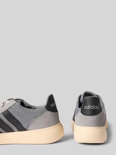 adidas Sportswear Sneaker aus Leder-Textil-Mix Modell 'BARREDA DECODE' Hellgrau 2