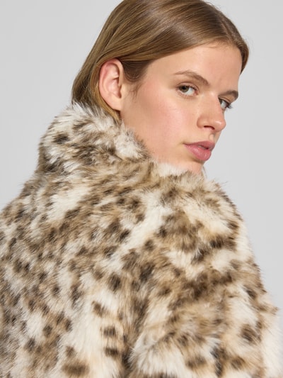 Only Kurtka z imitacji futra o kroju regular fit ze wzorem w panterkę model ‘JANIS’ Écru 3