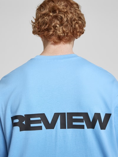 REVIEW T-shirt o kroju oversized z nadrukiem z logo Jasnoniebieski 3
