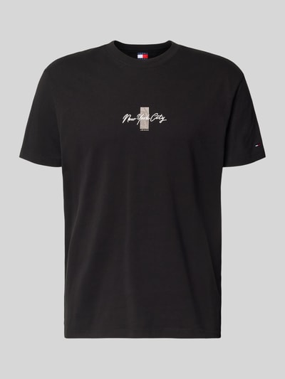 Produktfoto, Regular Fit T-Shirt aus reiner Baumwolle Modell 'SIGN BLOCK' von Tommy Jeans, Optik: unifarben, Label-Print, Schriftzug-Stitching, Rücken-Print, Rundhals, Kurzarm, Material: Baumwolle