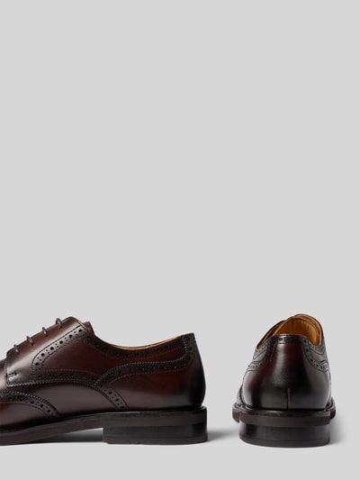 Productfoto, donkerbruine budapesters van CG – CLUB of GENTS, gecoat leer met gaatjesmotief en label in reliëf Model 'UMMA', gestructureerde zool, afgerond model, hakhoogte maat 44: 3 cm, schachthoogte maat 44: 7 cm, schachtbreedte maat 44: 10 cm