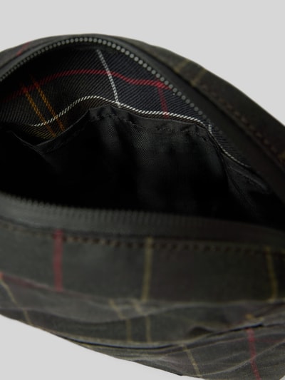 Barbour Wasserabweisende Umhängetasche mit Label-Patch Anthrazit 5
