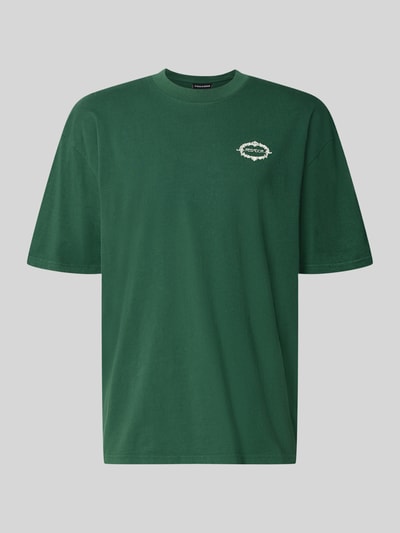 Produktfoto, Oversized T-Shirt mit rückseitigem Motiv-Print Modell 'Reine' von Pegador in Dunkelgrün, Rundhalsausschnitt, Baumwolle, Label-Print vorn