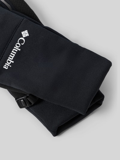 Produktfoto, schwarze Handschuhe mit Logo Modell 'CSConnect™ Touch' von Columbia, glatte Textur, Material-Mix mit Stretch-Anteil.