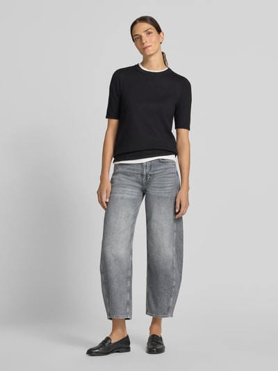 Vrouwenmodel draagt grijze Barrel Jeans uit mix van modal en katoen model 'Meni moon' van OPUS PANTS, Dames, volledige lichaamsvoorzijde