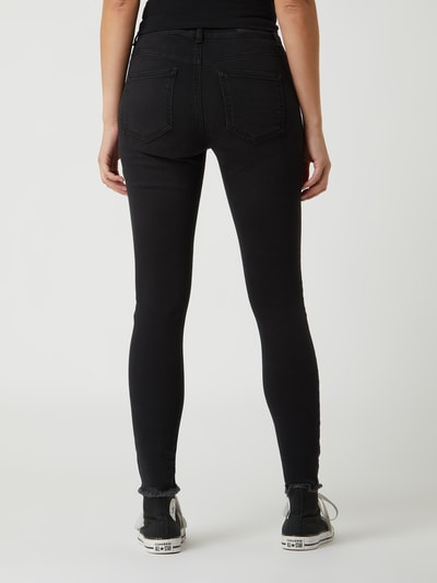 Vero Moda Jeansy o kroju skinny fit z dodatkiem streczu model ‘Peach’ Czarny 5