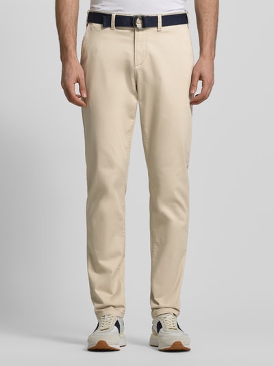 Männermodel trägt Stoffhose mit französischen Eingrifftaschen von MCNEAL, Baumwoll-Elasthan-Mix, Unifarbenes-Design, Gerader-Schnitt, Nahaufnahme Oberkörper.