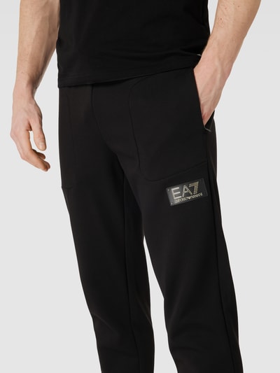 EA7 Emporio Armani Sweatpants mit Label-Patch Black 3