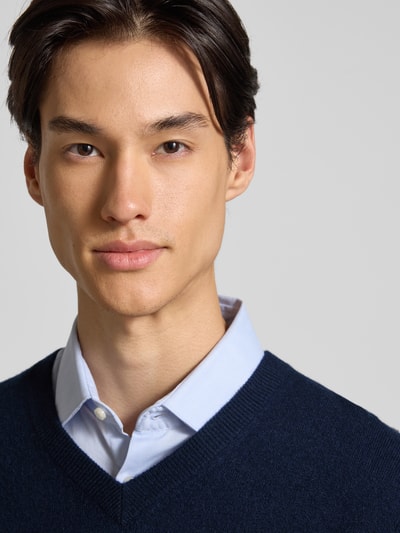 Christian Berg Men Strickpullover aus Wolle-Kaschmir-Mix mit V-Ausschnitt Marine 3