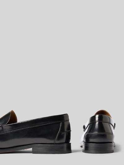 Produktfoto, Loafers aus Leder Modell 'Hunter' von Henry Stevens in Schwarz, Echtleder, Abgerundete-Spitze, Schlupfform, Absatzhöhe 2 cm, Schafthöhe 7 cm, Schaftweite 13 cm, glatte Textur